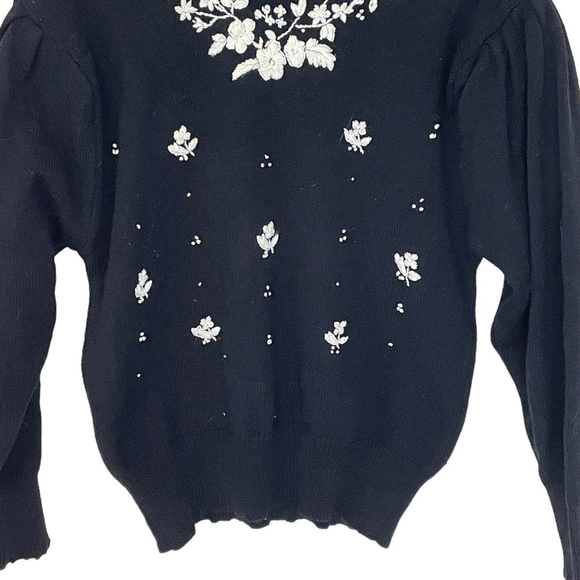 VINTAGE Black & White Floral Embroidered Crew Neck Grandma Core Sweater SZ L - Picture 7 of 11